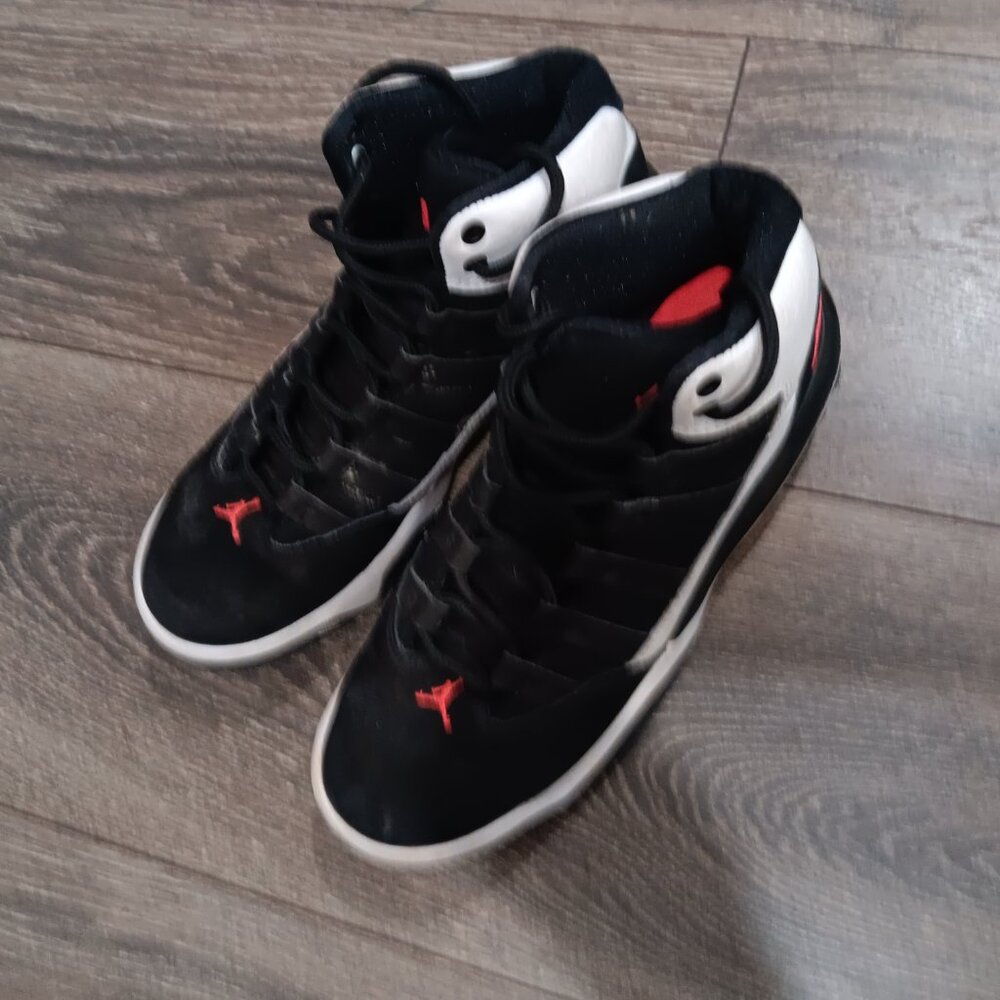 Nike Air Jordan Kids size 4 - Picture 5 of 8